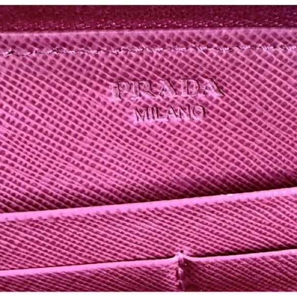 PRADA
Dark Pink Saffiano Leather Zip Wallet-Full Inclusion - Picture 3 of 10